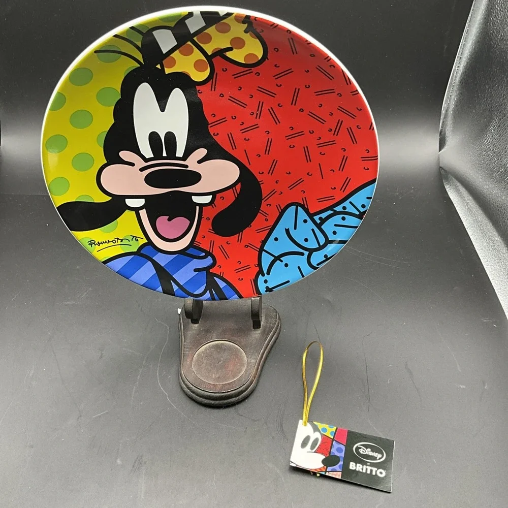 Disney Goofy Plate by Romero Britto *NEW* Gift Boxed